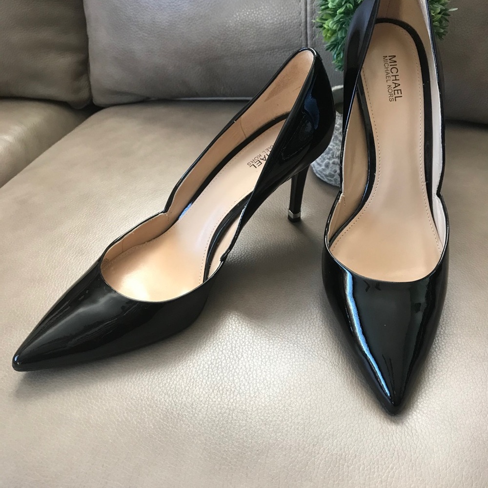 🔻Michael Kors Black Patent Flex Pump